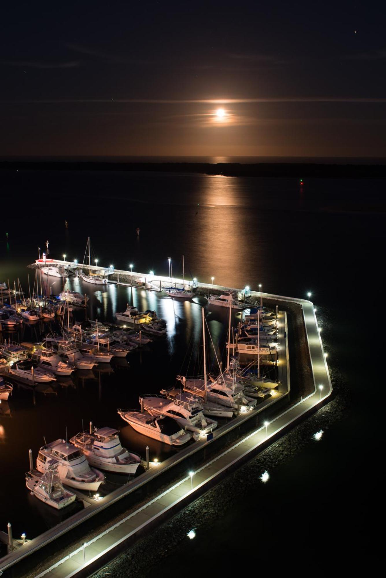 Broadwater Shores Waterfront Apartments Gold Coast Exteriér fotografie