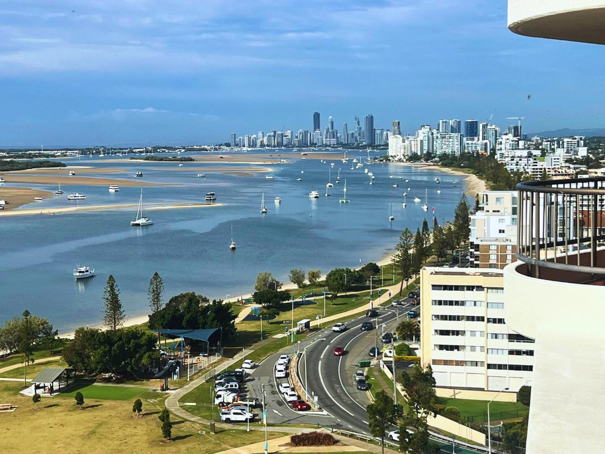 Broadwater Shores Waterfront Apartments Gold Coast Exteriér fotografie