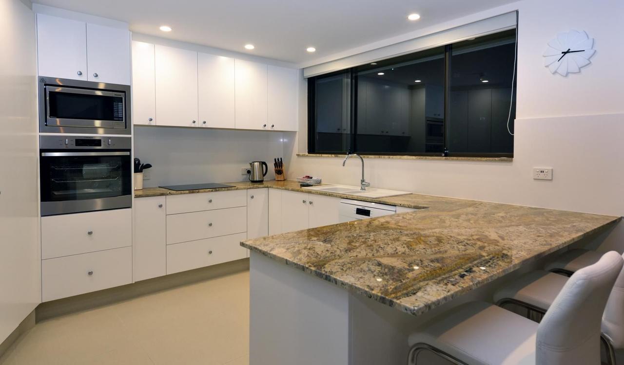 Broadwater Shores Waterfront Apartments Gold Coast Exteriér fotografie