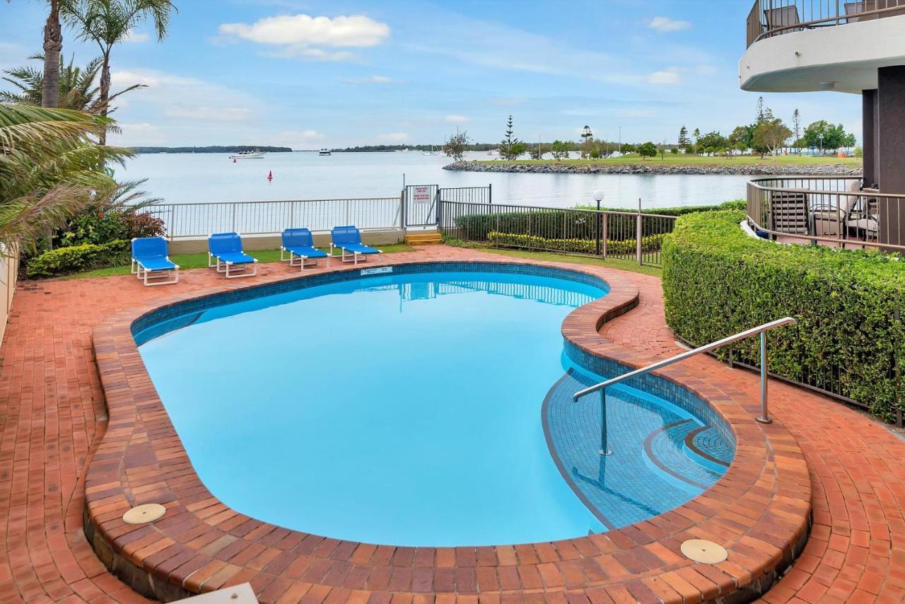 Broadwater Shores Waterfront Apartments Gold Coast Exteriér fotografie